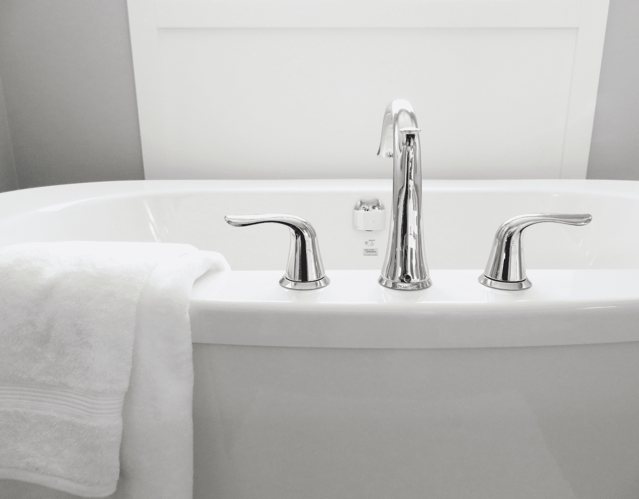 After cleaning your bathroom and tub with bleach, air dry the area to eliminate toxic fumes 
